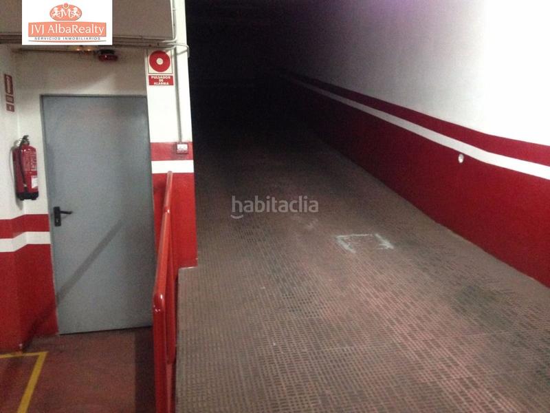 Foto ba4b1083-4521-4d7e-95ed-3ee823b89a62. Parking voiture dans Carretas - Pajarita Albacete