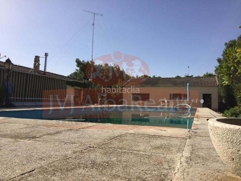 Foto 09a9a772-f408-4df2-be25-e0c34e181ca1. Chalet avec parking piscine dans Pedanías - Extrarradio Albacete