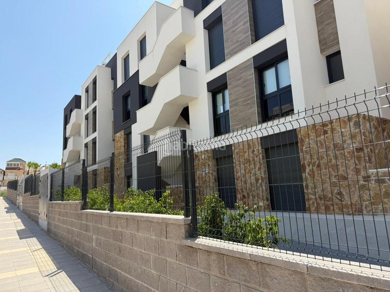 Foto f7ab68df-2e1b-4f22-a53d-9ee6d394e380. Apartament amb calefacció aparcament piscina a La Florida Orihuela