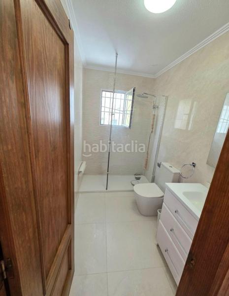 Foto 7f6e339a-611c-4eda-a599-7e8885b8ba07. Maison avec parking piscine dans La Florida Orihuela