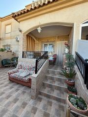 Casa in Aguas Nuevas. Chalet adosado en venta en aguas nuevas