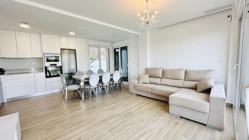 Foto 9a5974a3-a238-411c-ab93-c7148363bdcd. Casa amb aparcament a Villamartín-Las Filipinas Orihuela