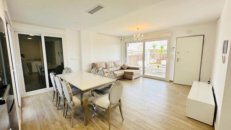 Foto bcc8cc68-eb58-43ee-aa09-6279023fd0d6. Casa amb aparcament a Villamartín-Las Filipinas Orihuela