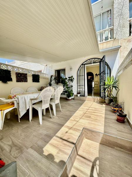 Foto 57d43551-f779-4041-ab33-5c2530ed86ca. Casa  en la residencia calas blancas en Zona Playa de los Locos Torrevieja