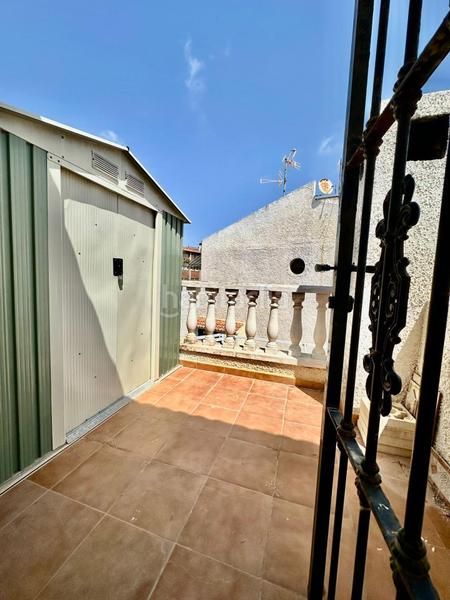 Foto 5f8906d3-fa95-44c6-a404-60c50d25bbb1. Casa  en la residencia calas blancas en Zona Playa de los Locos Torrevieja