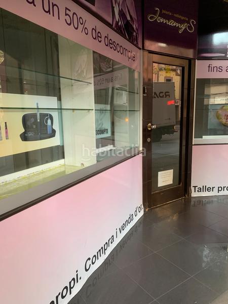 Foto f55ffebf-9fcb-45e6-93ad-f162f0a9ff7a. Lloguer local comercial a rambla 174 a Centre Sabadell