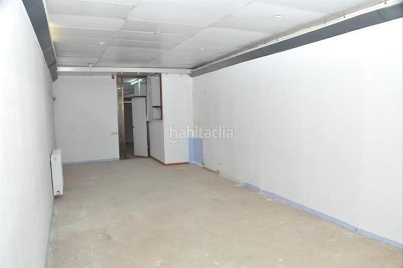 Foto 2dc59cff-0917-41dd-bfea-4364740a0bf8. Rent business premise in carrer de gràcia 24 in Centre Sabadell