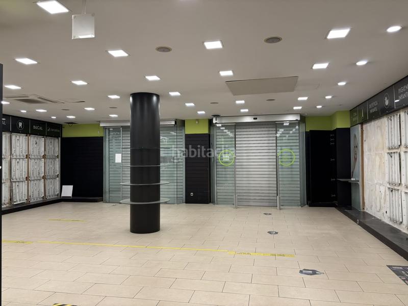 Foto 0f351c41-04c4-4647-8f46-fe07855018e5. Alquiler local comercial en carretera de barcelona 558 edificio en alquiler en Sabadell