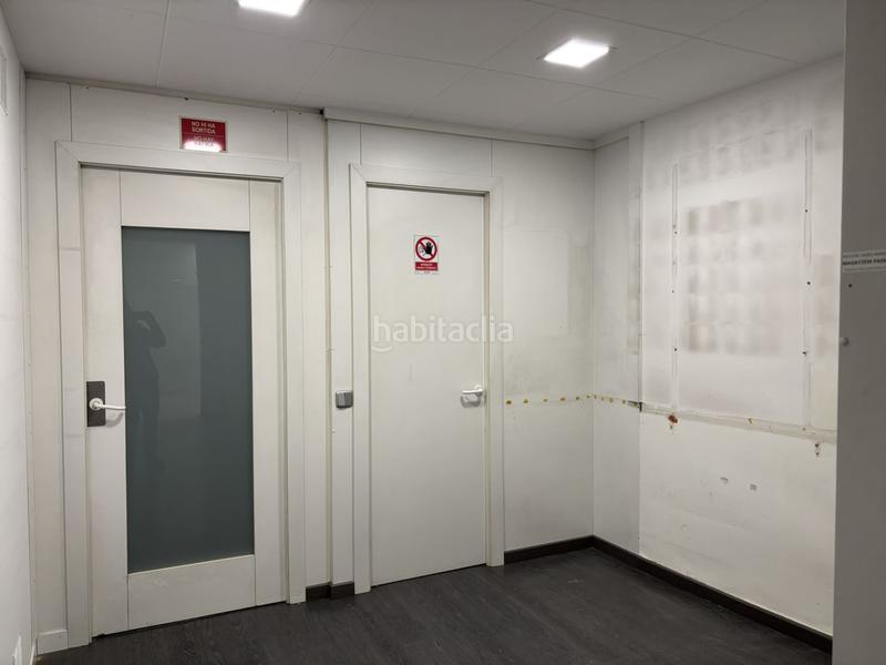 Foto 1f339654-b9db-4395-acfc-3c953e66fc3d. Alquiler local comercial en carretera de barcelona 558 edificio en alquiler en Sabadell