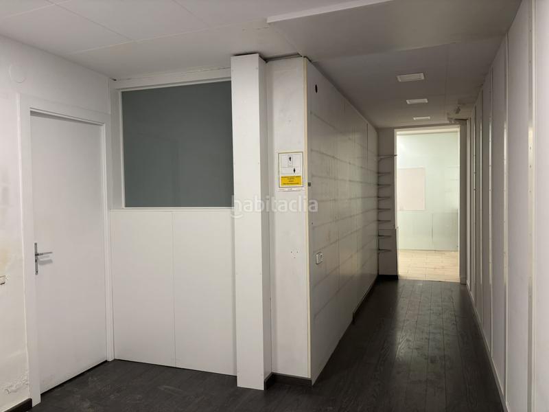 Foto 3157273d-b957-4648-bf66-c161b44c99e3. Alquiler local comercial en carretera de barcelona 558 edificio en alquiler en Sabadell