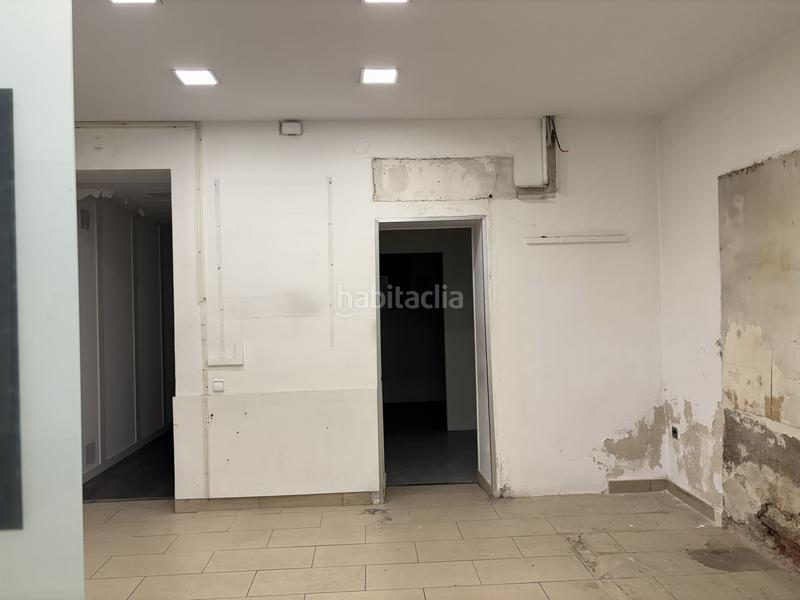 Foto 33d3528c-4cb9-4617-8b46-e3da6774fbaf. Alquiler local comercial en carretera de barcelona 558 edificio en alquiler en Sabadell