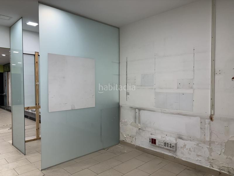 Foto 5120bd59-21f1-40c2-9385-670608232c50. Alquiler local comercial en carretera de barcelona 558 edificio en alquiler en Sabadell