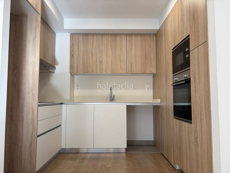 Foto b05a04b9-3846-40ee-a6cb-f22506bc4261. Location appartement avec piscine dans Eixample Sabadell