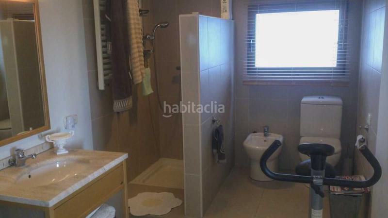 Foto 40e9ee03-8aa9-4975-80ca-5d2b4fde89ee. Chalet con piscina in Urbanizaciones Benidorm