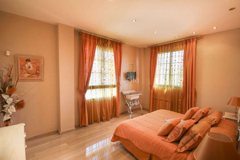Foto ae665e60-0f8d-422f-9e87-dfbc44c173a4. Chalet con parcheggio piscina in Sierra Helada Benidorm