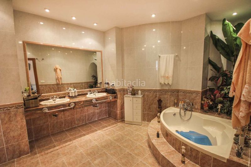 Foto bd8e0b24-3630-47fd-aa49-3479a31af2fa. Chalet con parcheggio piscina in Sierra Helada Benidorm