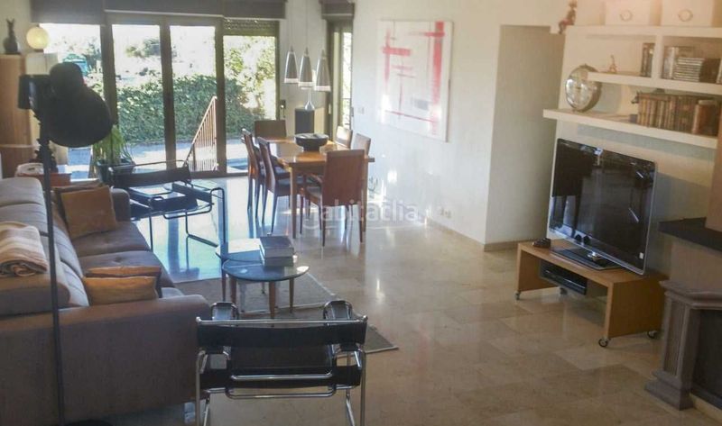 Foto db407dec-ba99-40ae-8769-1f04b4db2e03. Chalet avec piscine dans Urbanizaciones Benidorm