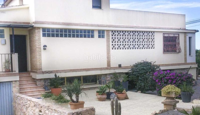Foto ecbf2949-8410-4954-90c8-56b8b5f60d49. Chalet avec piscine dans Urbanizaciones Benidorm