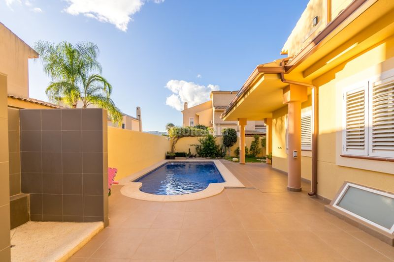 Foto 5b43f3c5-f99a-46f5-9b49-b1ca0707ad04. Xalet a Playa Levante Benidorm