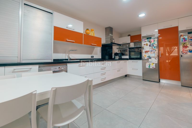 Foto fe8e61e1-71e9-4b00-89ff-3eb755a8ca70. Xalet a Playa Levante Benidorm