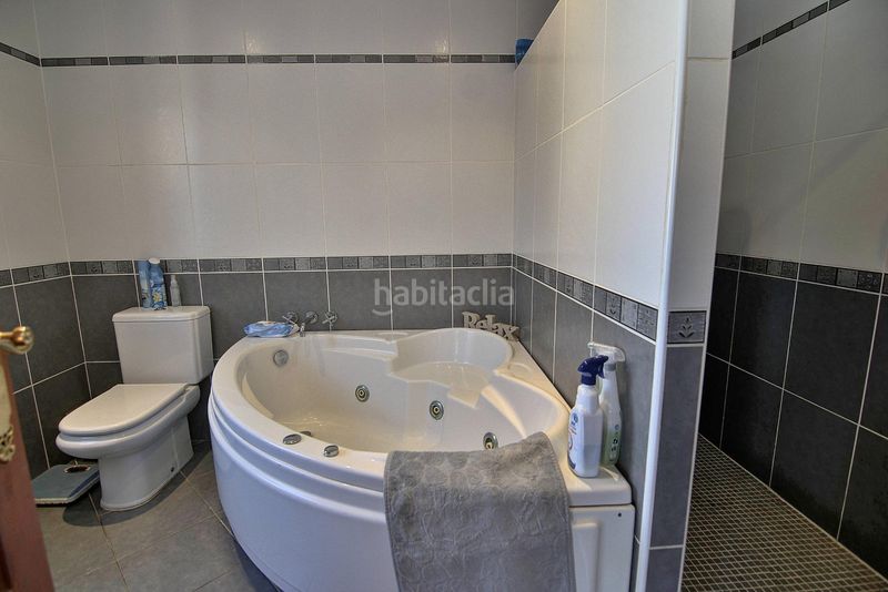 Foto 0bb51434-66d0-47d9-8525-b62d6bcb2f80. Xalet amb calefacció piscina a Benicolada - Las Adelfas Calp