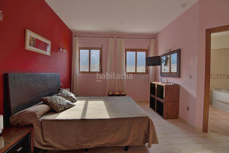 Foto 217a119f-d99d-4866-bd8b-281a4901218f. Edificio en Parcent
