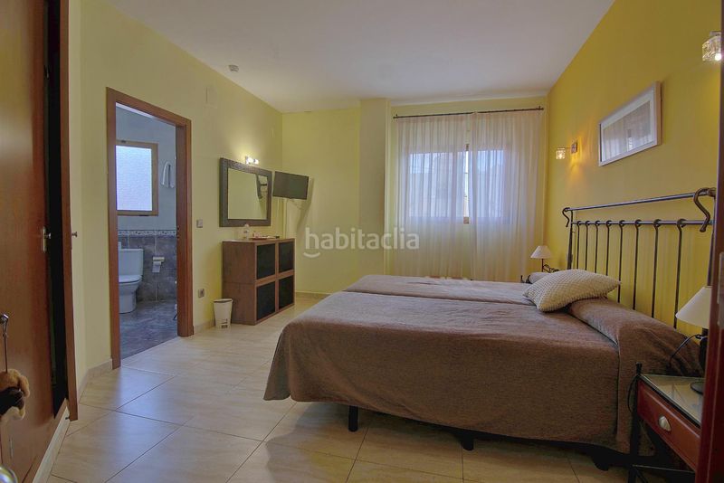 Foto 3f92430e-a6d4-4366-9f72-e6a131919fb5. Edificio en Parcent