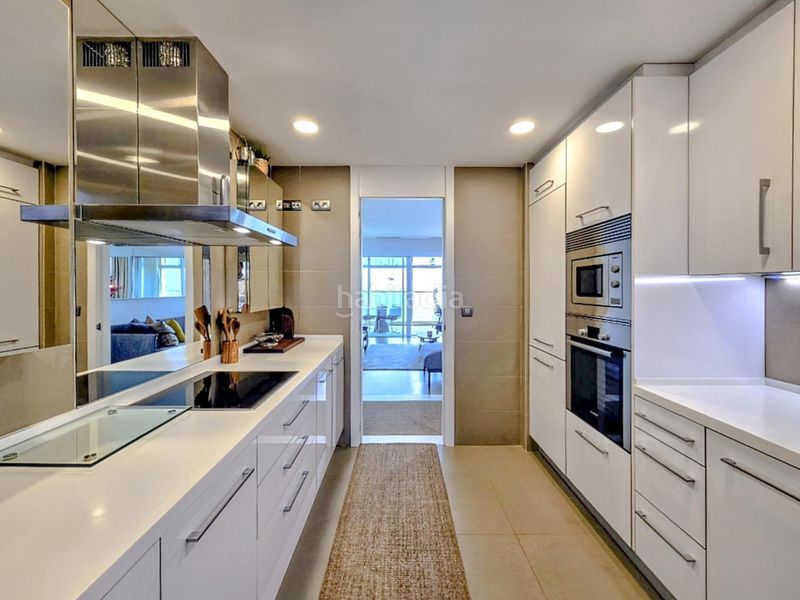 Foto b546e5ea-b7b7-4ad5-9bd2-c9cac3f3d29d. Apartament amb calefacció piscina a Playa Poniente Benidorm