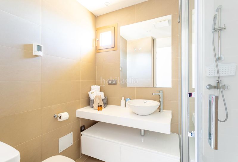 Foto ac46e7f6-9ee5-4ae3-bec4-efcec457646a. Apartament amb calefacció piscina a Playa Poniente Benidorm