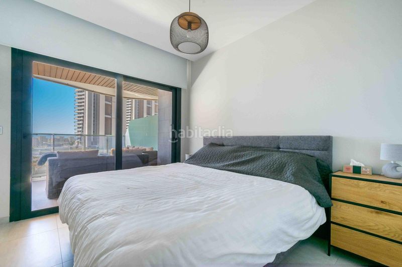 Foto f34547f6-3096-4591-bf61-3b4021a0932d. Apartament amb calefacció piscina a Via Parque Benidorm