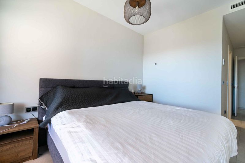 Foto f84fe4af-a7cc-429e-ace0-56a3efc247e0. Apartament amb calefacció piscina a Via Parque Benidorm