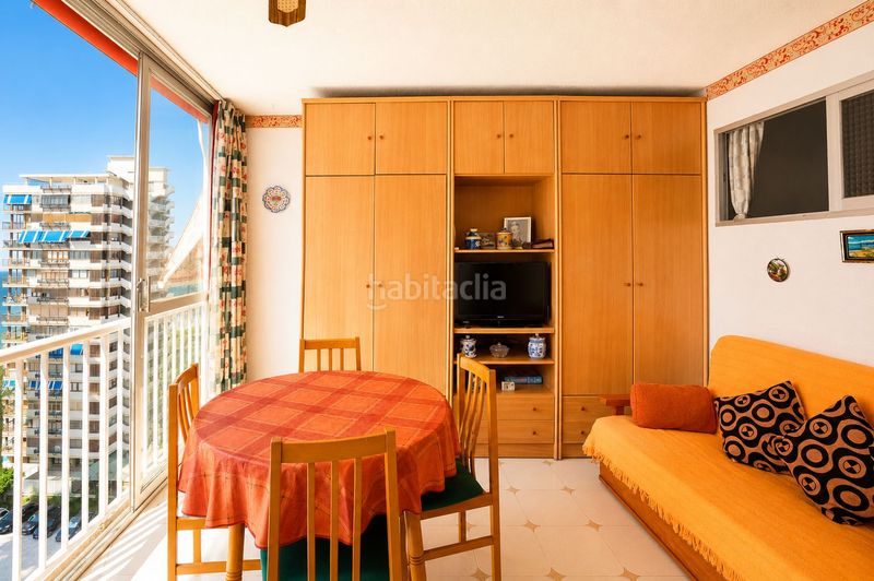 Foto d4272ee0-214e-43d9-9580-1dce2668c83e. Apartament amb aparcament a Playa Poniente Benidorm