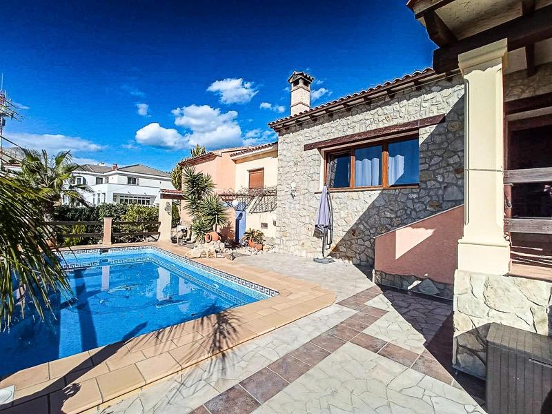 Foto e2e5addc-f144-4730-be99-b048882836f5. Casa con piscina in El Tossal-Bello Horizonte Nucia (la)