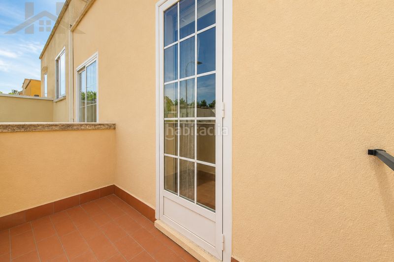Foto 49c997c4-0511-4178-8c71-5f073d1e3224. Casa a schiera con camino riscaldamento in Rosa de Luxemburgo San Sebastián de los Reyes