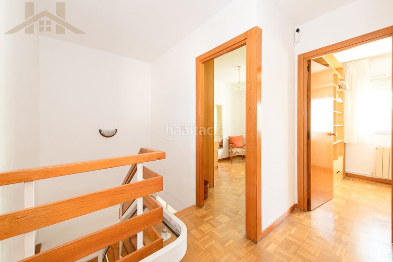 Foto 7278a6ea-d509-4e30-9135-aa6ee8ded89b. Casa a schiera con camino riscaldamento in Rosa de Luxemburgo San Sebastián de los Reyes