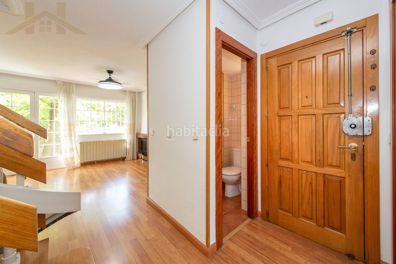 Foto 8d970da7-cb3a-4f46-9c46-86b2f6fc309a. Casa a schiera con camino riscaldamento in Rosa de Luxemburgo San Sebastián de los Reyes