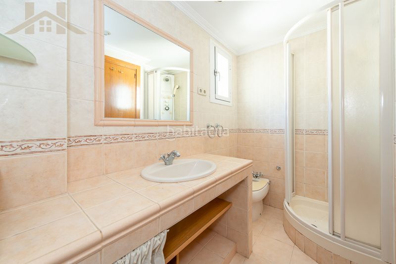 Foto 909d6646-5dda-4be9-8643-6d643918ec66. Casa a schiera con camino riscaldamento in Rosa de Luxemburgo San Sebastián de los Reyes