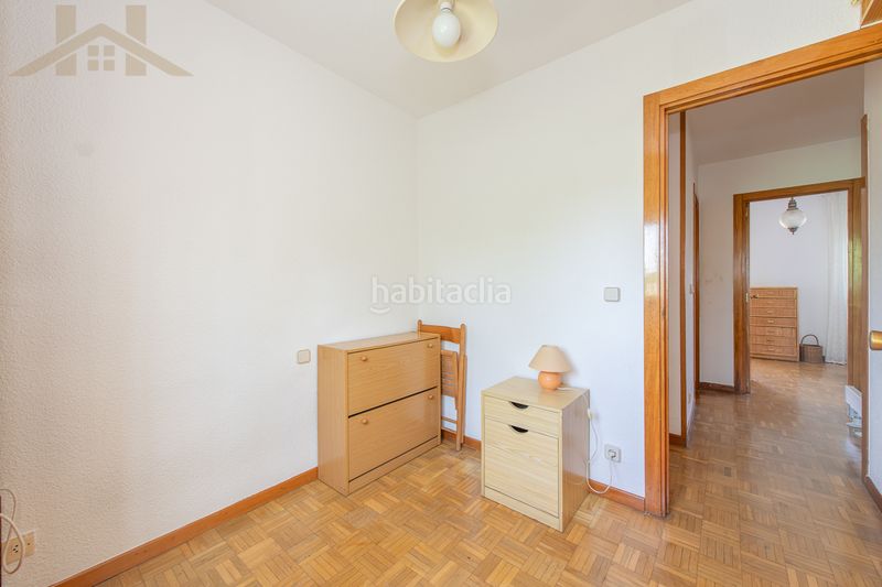Foto b34b19b0-cd3f-497c-bb0a-f3030ffc526f. Casa a schiera con camino riscaldamento in Rosa de Luxemburgo San Sebastián de los Reyes