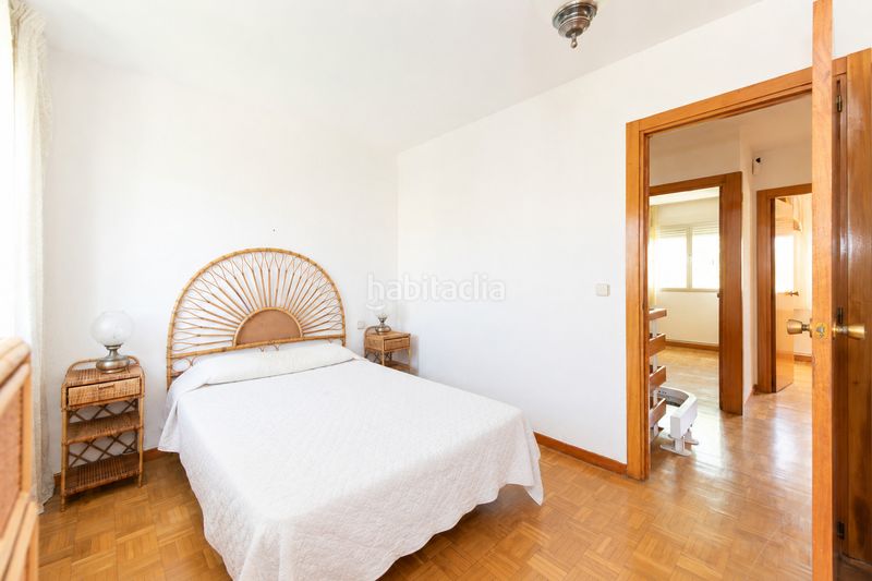 Foto be524ecd-a1b7-4ff0-b1f5-a2b420a16fee. Casa a schiera con camino riscaldamento in Rosa de Luxemburgo San Sebastián de los Reyes