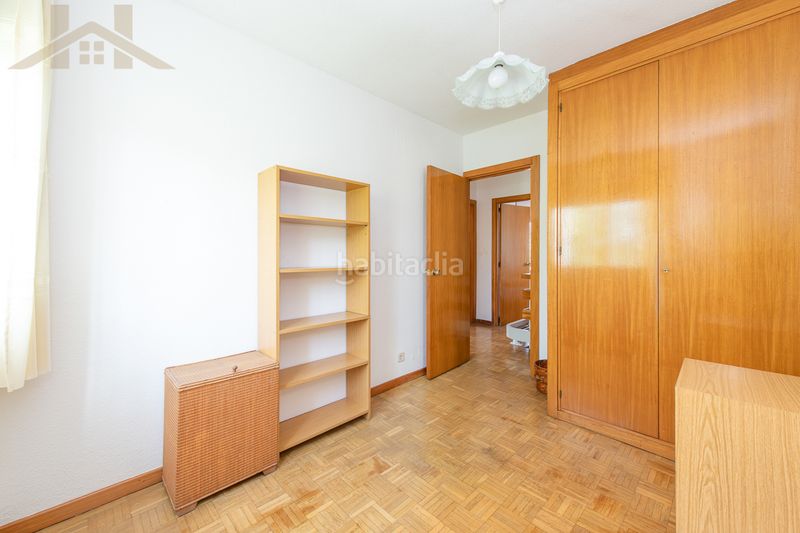 Foto c97ac47c-ae5a-4515-8f19-34b35f7a7503. Casa a schiera con camino riscaldamento in Rosa de Luxemburgo San Sebastián de los Reyes