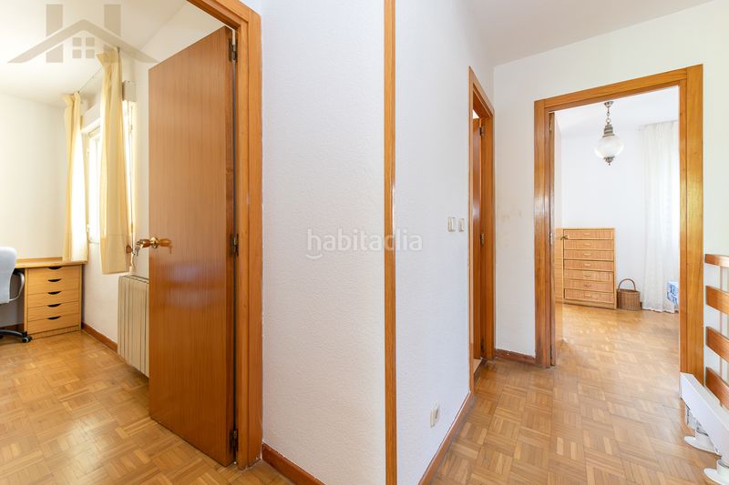 Foto d82ba384-48af-4c01-bd67-4a34c747b3b2. Casa a schiera con camino riscaldamento in Rosa de Luxemburgo San Sebastián de los Reyes
