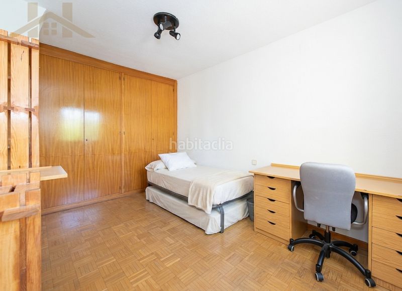 Foto ee196a20-4e67-492a-a7fa-8450db005eb0. Casa a schiera con camino riscaldamento in Rosa de Luxemburgo San Sebastián de los Reyes