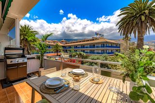 Edifici a Zona Botánico. Edificio turístico + locales comerciales con alta rentabilidad e