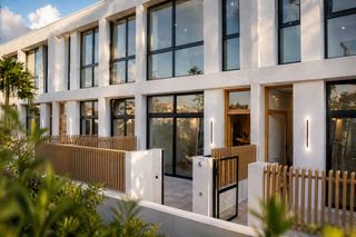 Casa adossada a La Laguna. Chalet adosado tipo dúplex en venta en pleno centro de la laguna