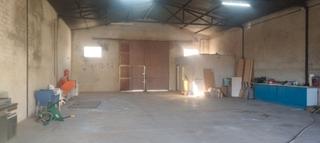 Nave industrial  Calle aprisco. Nave industrial con suelo urbano