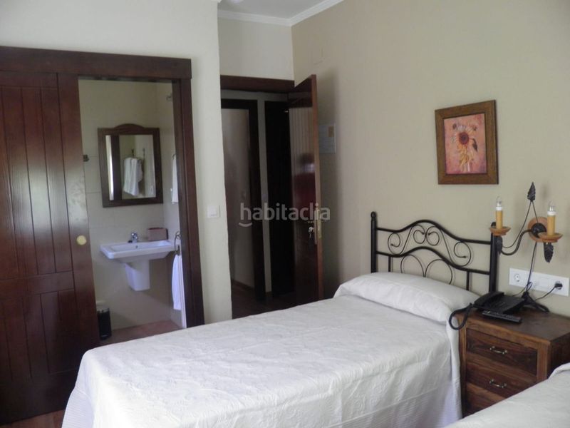 Foto a8924805-2f2e-4e58-b8c9-c69e2c00ebb6. Edificio  en Fuencaliente