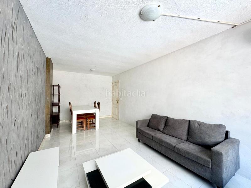 Foto 3d41d1ee-40c6-474f-8d4c-af6ce1f09a99. Piso  en benalúa, ideal para entrar a vivir en Alicante