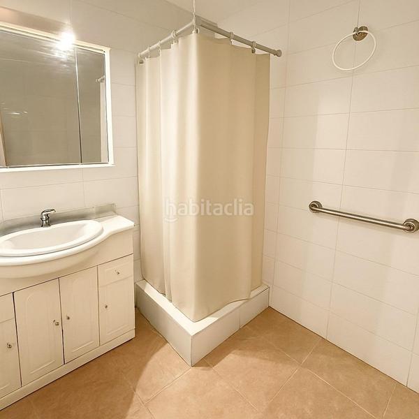 Foto d31d5637-b7db-44cf-97ec-97b23214ded7. Piso  en benalúa, ideal para entrar a vivir en Alicante