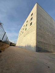 Location B�timent � usage industriel dans Santa Perp�tua de Mogoda. Nave corporativa tipo c, en santa perp�tua de mogoda