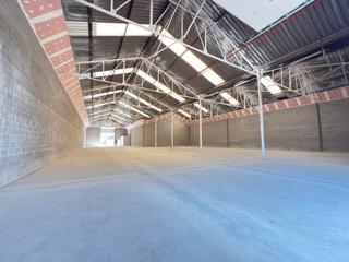 Miete Fabrikhalle  Carrer osona. Nave industrial recien reformada.
